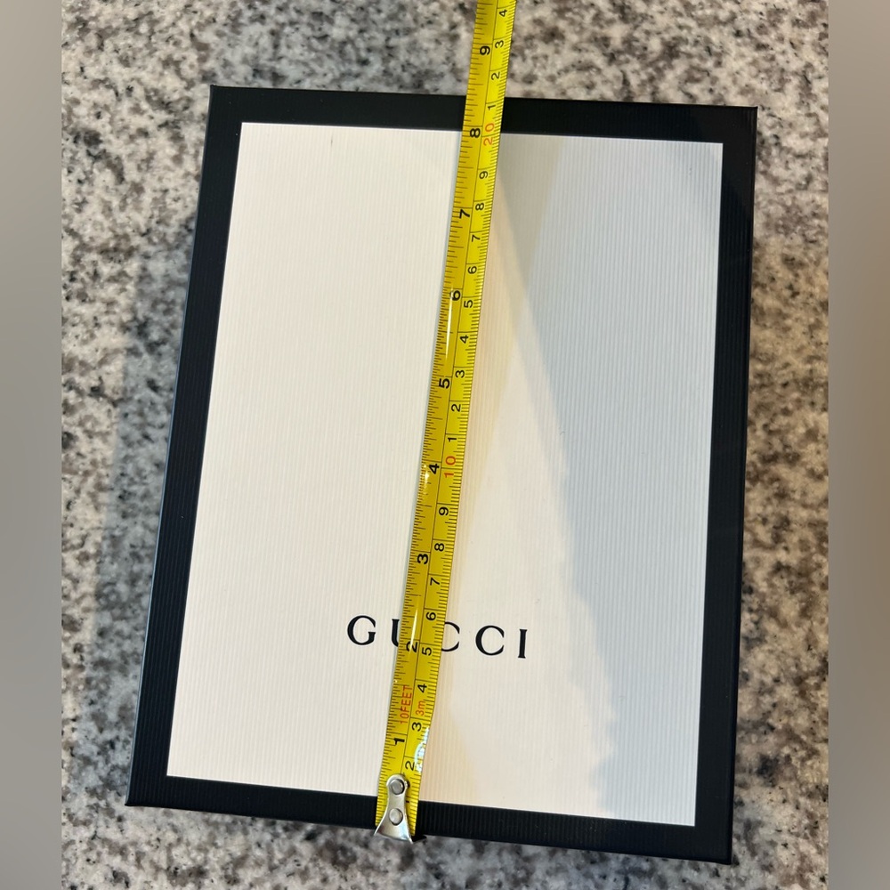 Gucci White and Black Box with Tan Dust Bag and Black Ribbon - Picture 2 of 8